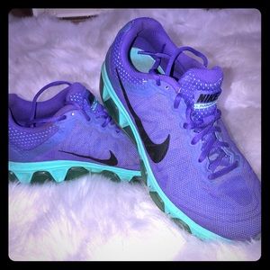 Nike women’s AirMax Tailwind 7